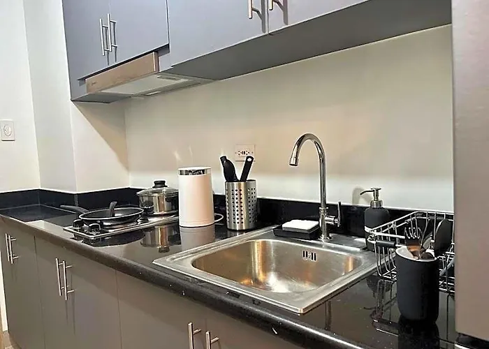 Modern Minimalist In Near Mall Of Hotel 4*