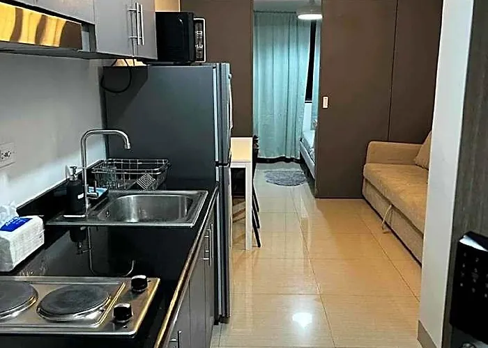 Hotel Modern Minimalist In Near Mall Of Manila