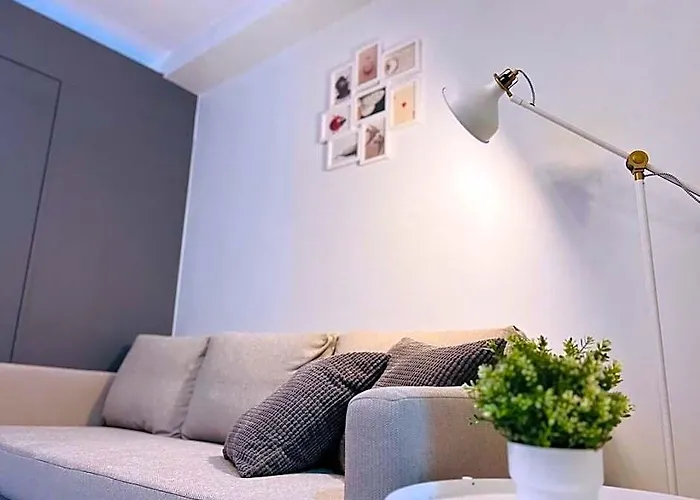 Modern Minimalist In Near Mall Of 4*