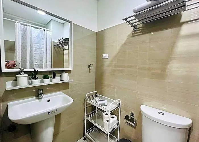 Modern Minimalist In Near Mall Of 4*